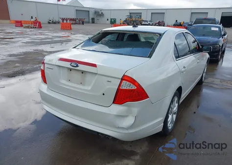 2012 Ford Fusion Se z USA, uszkodzony, nr VIN 3FAHP0HA5CR435957